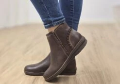 Comfortiva Fallston Womens Comfortable Wide Fit Leather Ankle Boots(Comfortiva Fallston Womens Comfortable Wide Fit Leather Ankle Boots) -Skechers Sale Store Fallston1