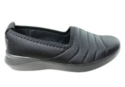 Usaflex Resna Womens Comfortable Cushioned Shoes Made In Brazil(Usaflex Resna Womens Comfortable Cushioned Shoes Made In Brazil) -Skechers Sale Store IMG 1764 16e8136e f4dd 4061 9eb2 8f81837cde85