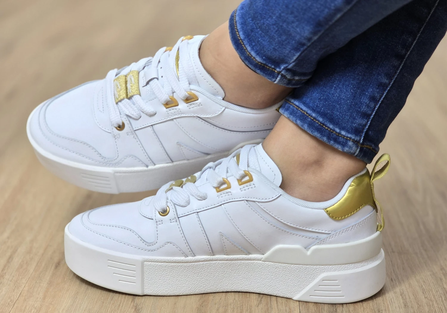 Lacoste Women Comfortable Lace Up L002 Sneakers(Lacoste Women Comfortable Lace Up Leather L002 Sneakers) 9 Lacoste Women Comfortable Lace Up L002 Sneakers(Lacoste Women Comfortable Lace Up Leather L002 Sneakers) - Image 9